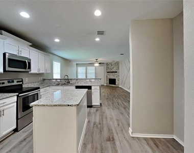 1022 Halifax Lane - Photo Thumbnail 5