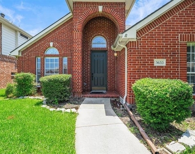 5653 Westwood Lane - Photo Thumbnail 2
