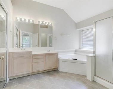 5653 Westwood Lane - Photo Thumbnail 22