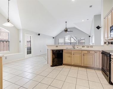 5653 Westwood Lane - Photo Thumbnail 10