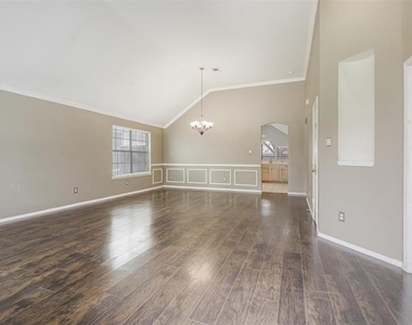 5653 Westwood Lane - Photo Thumbnail 7