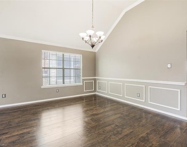 5653 Westwood Lane - Photo Thumbnail 9