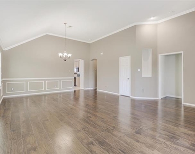 5653 Westwood Lane - Photo Thumbnail 3