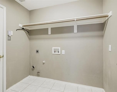 5653 Westwood Lane - Photo Thumbnail 28