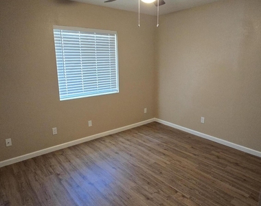 5128 W Surrey Avenue - Photo Thumbnail 25
