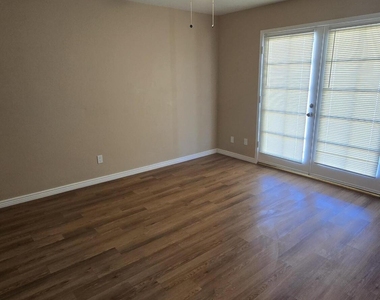 5128 W Surrey Avenue - Photo Thumbnail 18