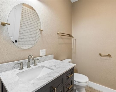 414 Main Street - Photo Thumbnail 9