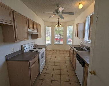 6367 Stonewater Bend Trail - Photo Thumbnail 3