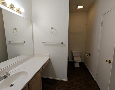 6367 Stonewater Bend Trail - Photo Thumbnail 10