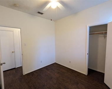 6367 Stonewater Bend Trail - Photo Thumbnail 12