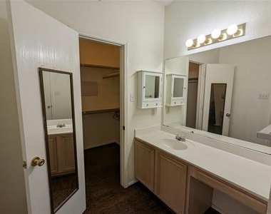 6367 Stonewater Bend Trail - Photo Thumbnail 9