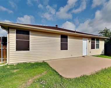 1008 Conner Court - Photo Thumbnail 16