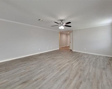 1008 Conner Court - Photo Thumbnail 2