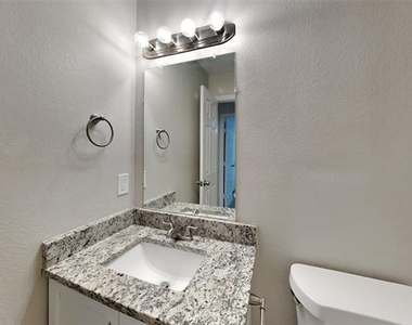 1008 Conner Court - Photo Thumbnail 14