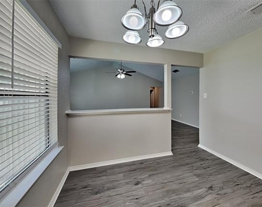 7228 Echo Hill Drive - Photo Thumbnail 6