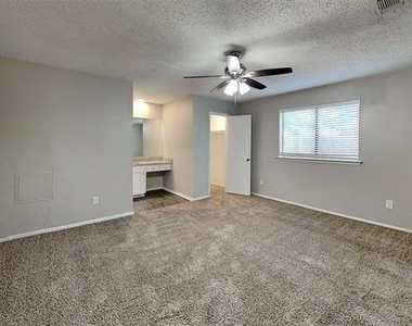 7228 Echo Hill Drive - Photo Thumbnail 8