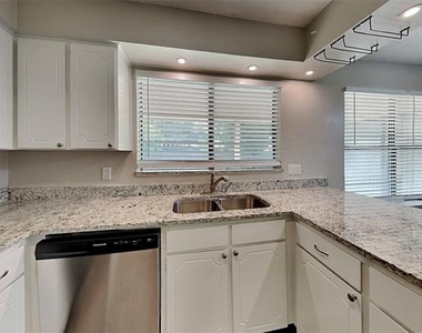 7228 Echo Hill Drive - Photo Thumbnail 4