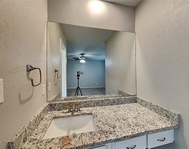 7228 Echo Hill Drive - Photo Thumbnail 10