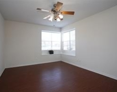 5800 Charleston Drive - Photo Thumbnail 17