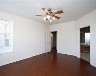 5800 Charleston Drive - Photo Thumbnail 13