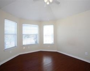 5800 Charleston Drive - Photo Thumbnail 22