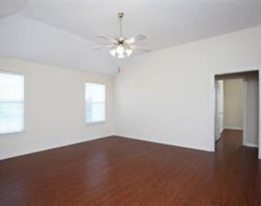 5800 Charleston Drive - Photo Thumbnail 19