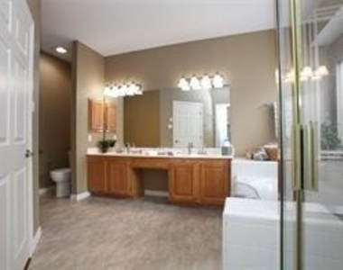 5800 Charleston Drive - Photo Thumbnail 16
