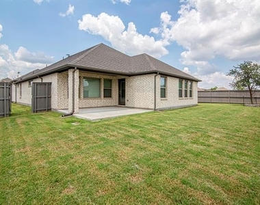 4718 Buttonbush Dr - Photo Thumbnail 17