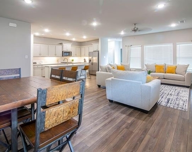4718 Buttonbush Dr - Photo Thumbnail 35