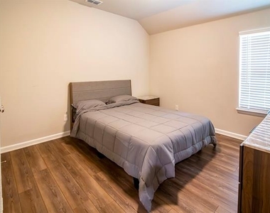 4718 Buttonbush Dr - Photo Thumbnail 30