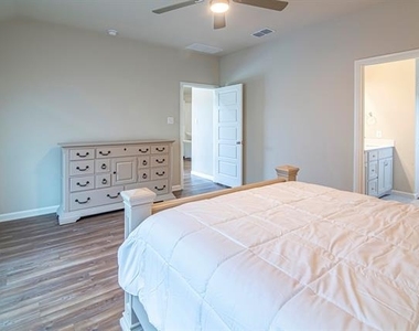 4718 Buttonbush Dr - Photo Thumbnail 6