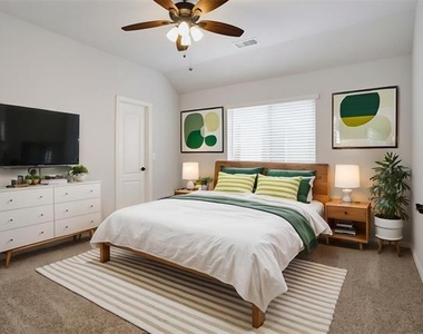 812 Woodview Court - Photo Thumbnail 25