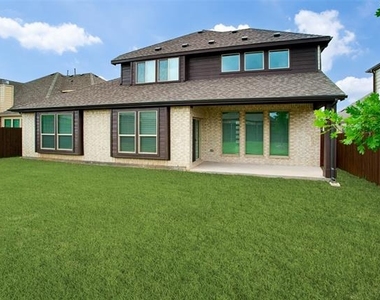 812 Woodview Court - Photo Thumbnail 29