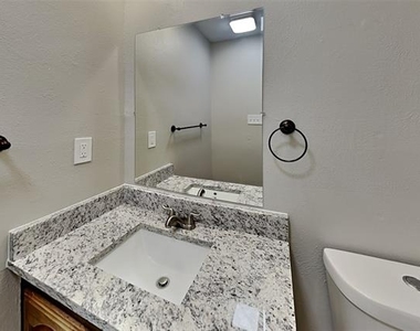 4420 Campion Lane - Photo Thumbnail 9