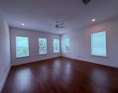 2232 Scenic Bluff Drive - Photo Thumbnail 3