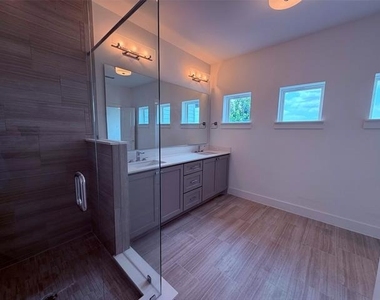 2232 Scenic Bluff Drive - Photo Thumbnail 21