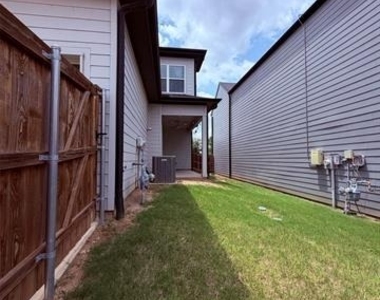 2232 Scenic Bluff Drive - Photo Thumbnail 10