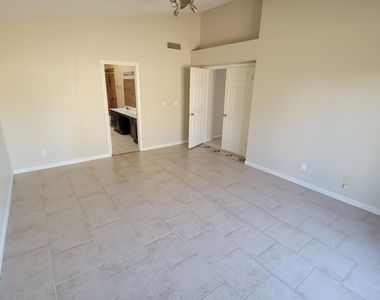 6320 W Shaw Butte Drive - Photo Thumbnail 21