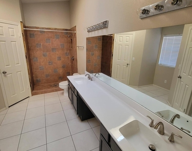 6320 W Shaw Butte Drive - Photo Thumbnail 15