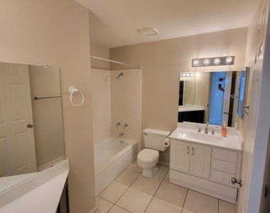 6320 W Shaw Butte Drive - Photo Thumbnail 8