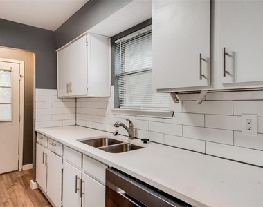 4919 Geddes Avenue - Photo Thumbnail 6