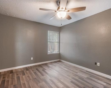 4919 Geddes Avenue - Photo Thumbnail 15
