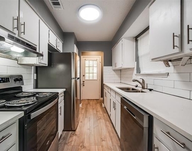 4919 Geddes Avenue - Photo Thumbnail 5