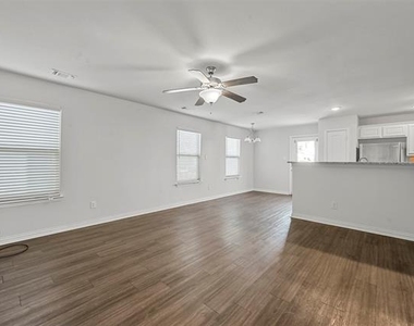 727 W Johnson Street - Photo Thumbnail 2