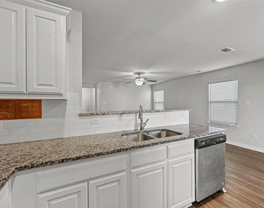 727 W Johnson Street - Photo Thumbnail 6