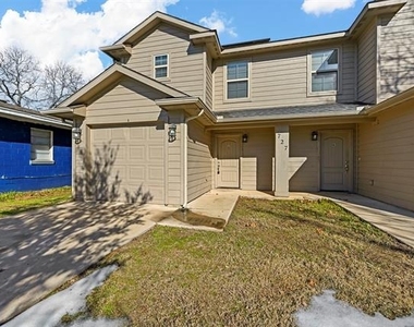 727 W Johnson Street - Photo Thumbnail 17