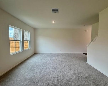 2305 States Street - Photo Thumbnail 2