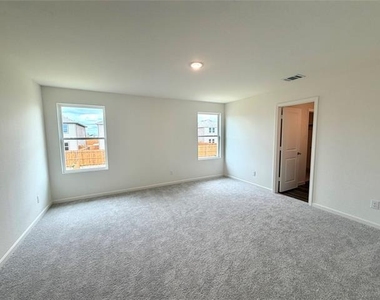 2305 States Street - Photo Thumbnail 7