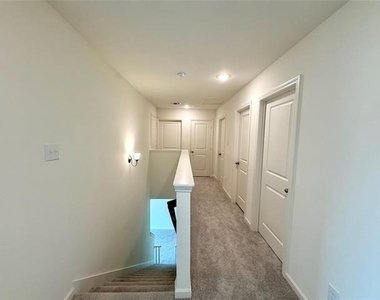 2305 States Street - Photo Thumbnail 6