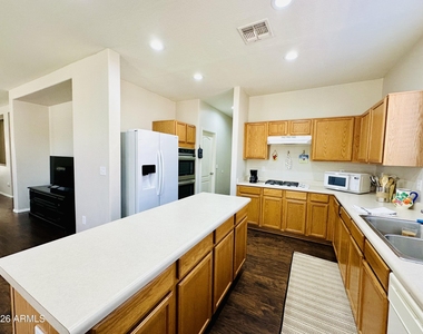 16474 W Remuda Drive - Photo Thumbnail 13